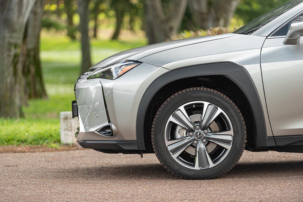 Lexus Ux 300e: la prova su strada