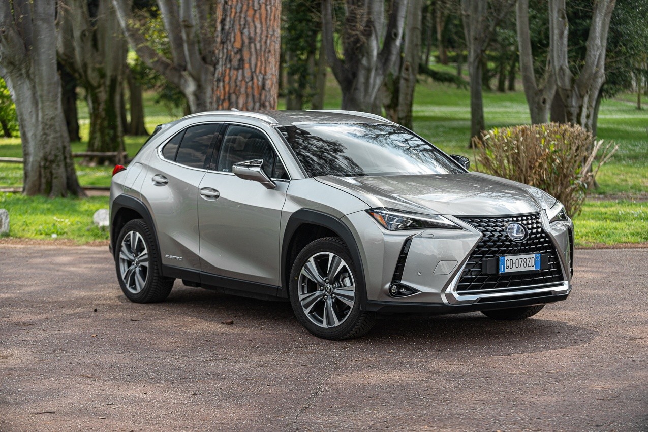 Lexus Ux 300e: la prova su strada