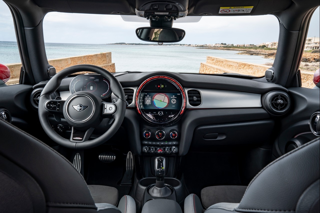 Mini John Cooper Works e Cabrio 2021: immagini ufficiali