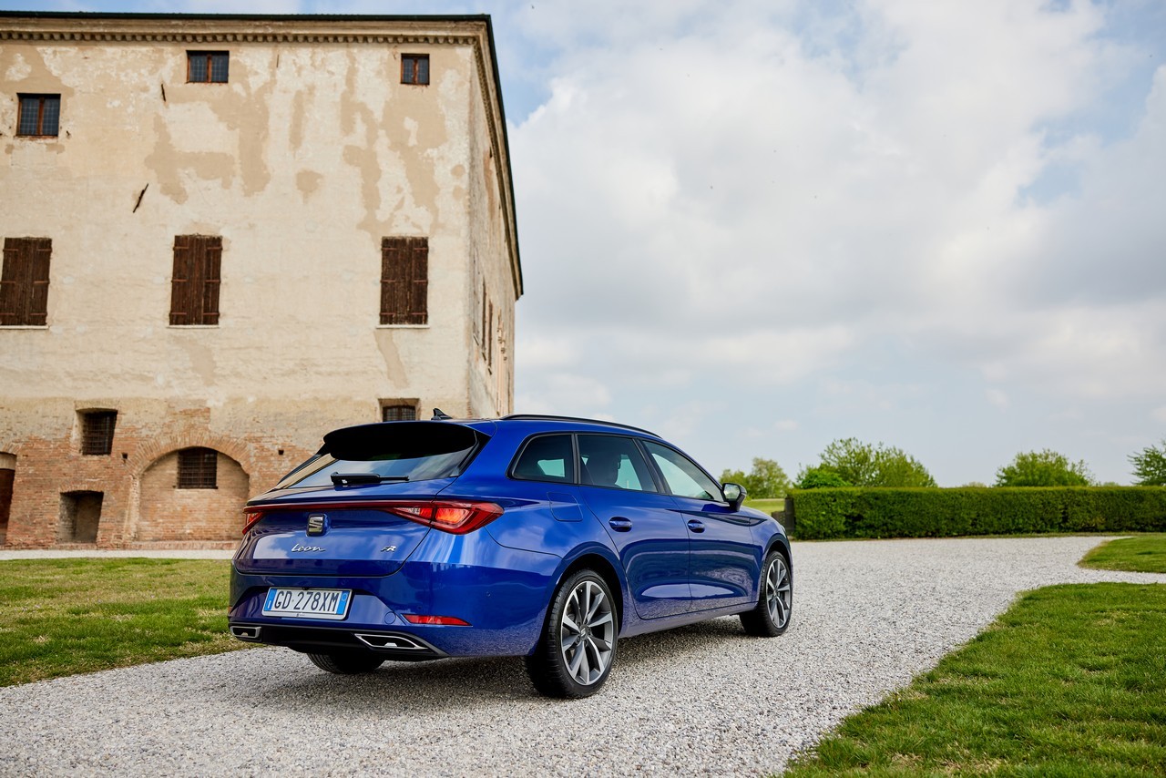 Seat Leon hatchback e Sportstourer TGI 2021: primo contatto