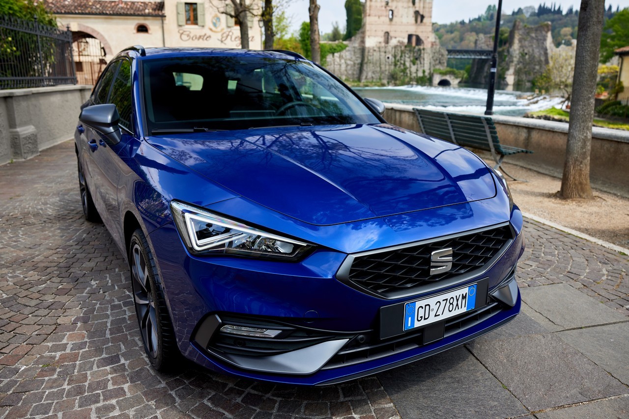 Seat Leon hatchback e Sportstourer TGI 2021: primo contatto