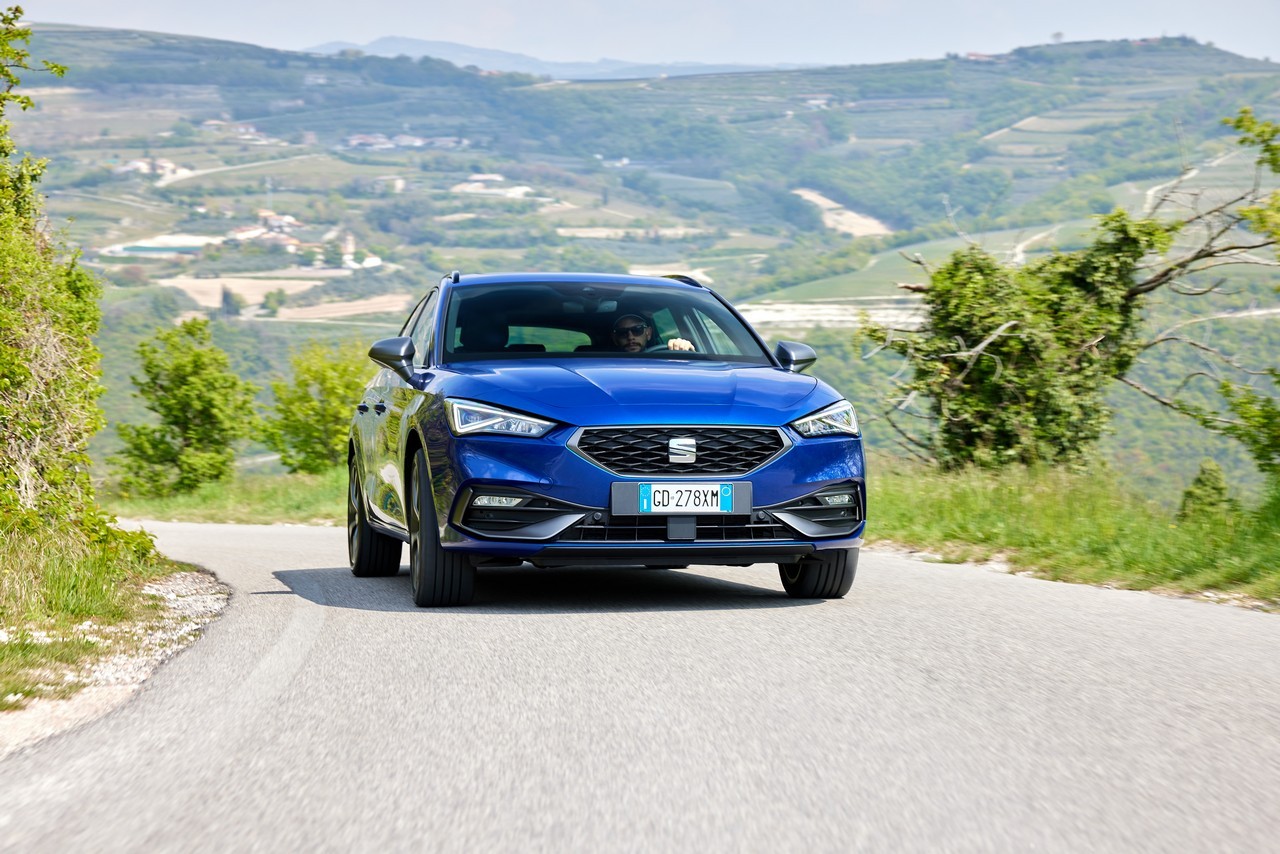 Seat Leon hatchback e Sportstourer TGI 2021: primo contatto