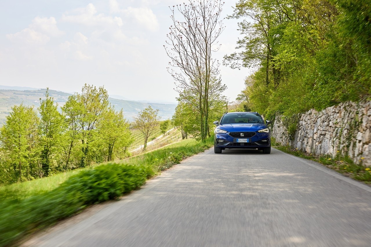 Seat Leon hatchback e Sportstourer TGI 2021: primo contatto