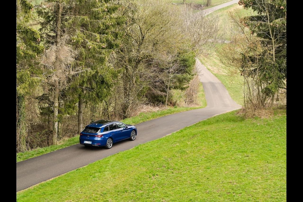 Seat Leon hatchback e Sportstourer TGI 2021: primo contatto