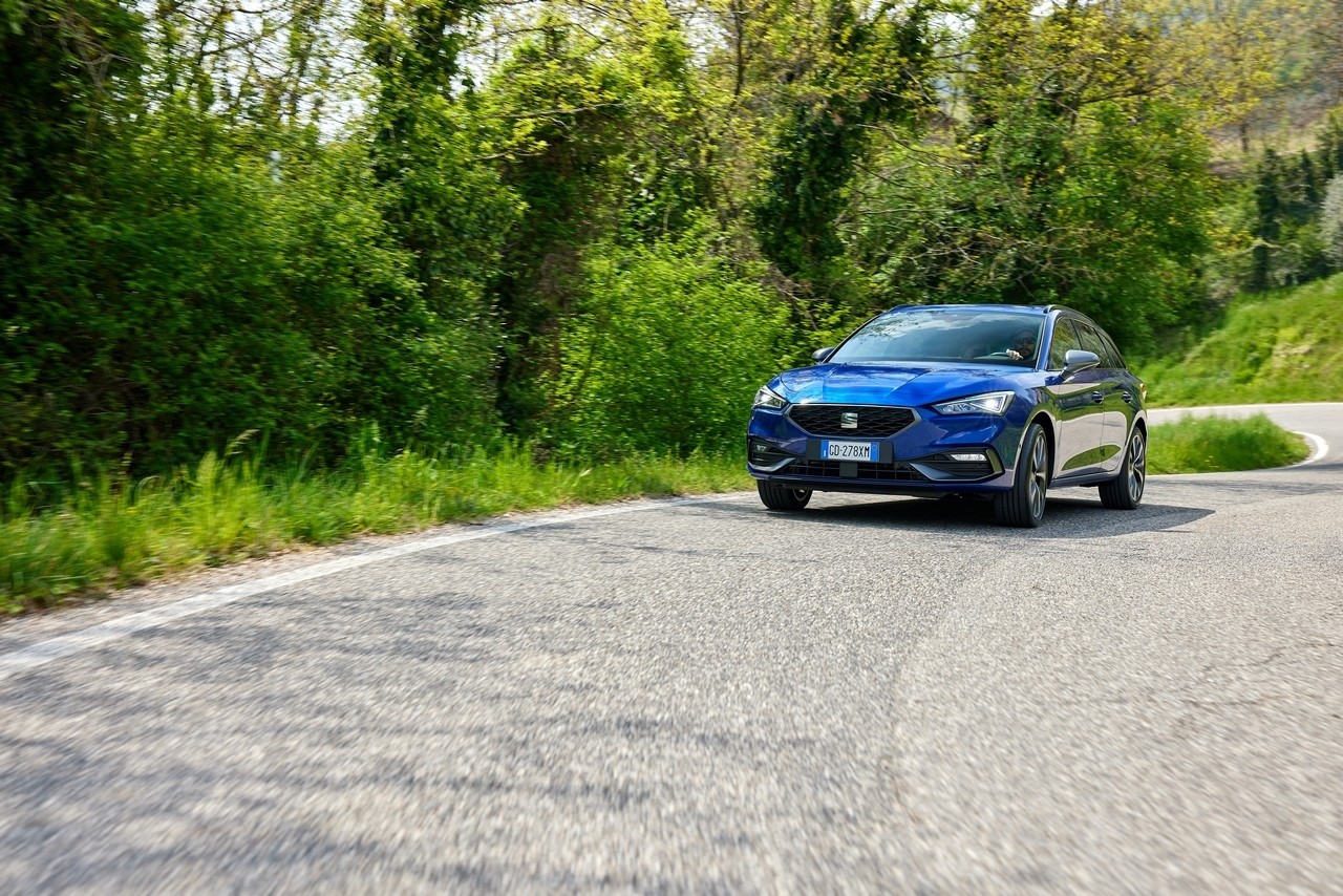 Seat Leon hatchback e Sportstourer TGI 2021: primo contatto