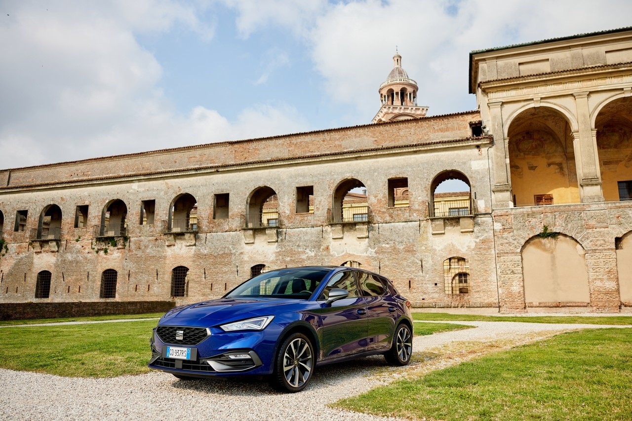 Seat Leon hatchback e Sportstourer TGI 2021: primo contatto