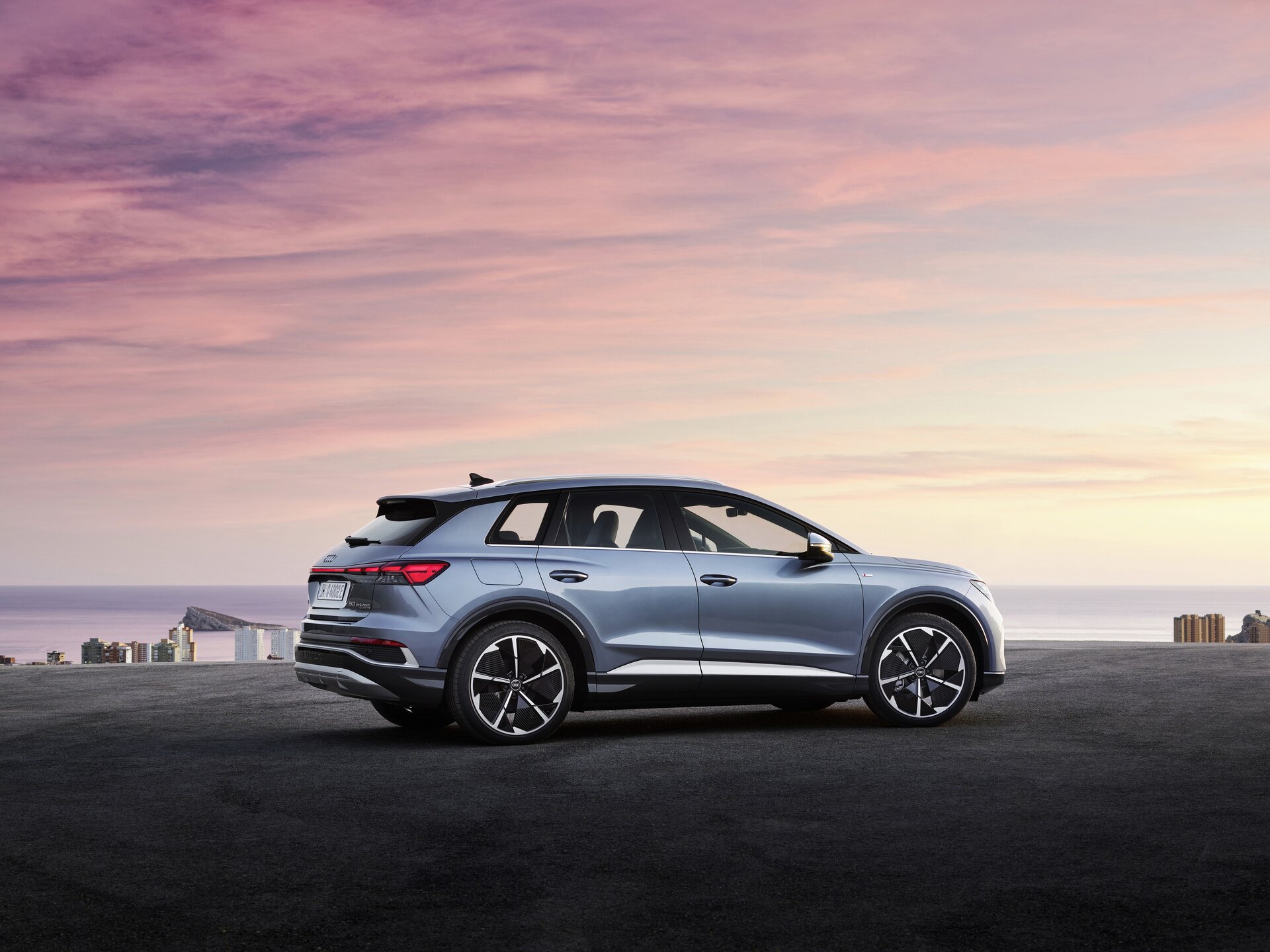 Audi Q4 e-tron e Q4 Sportback e-tron: le immagini ufficiali