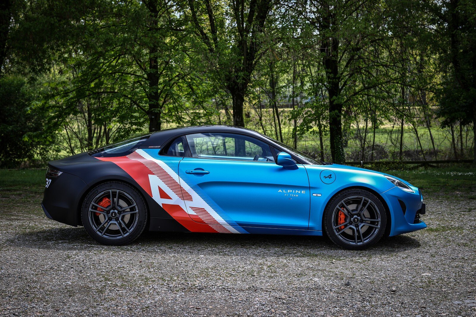 Alpine A110 Trackside: immagini ufficiali