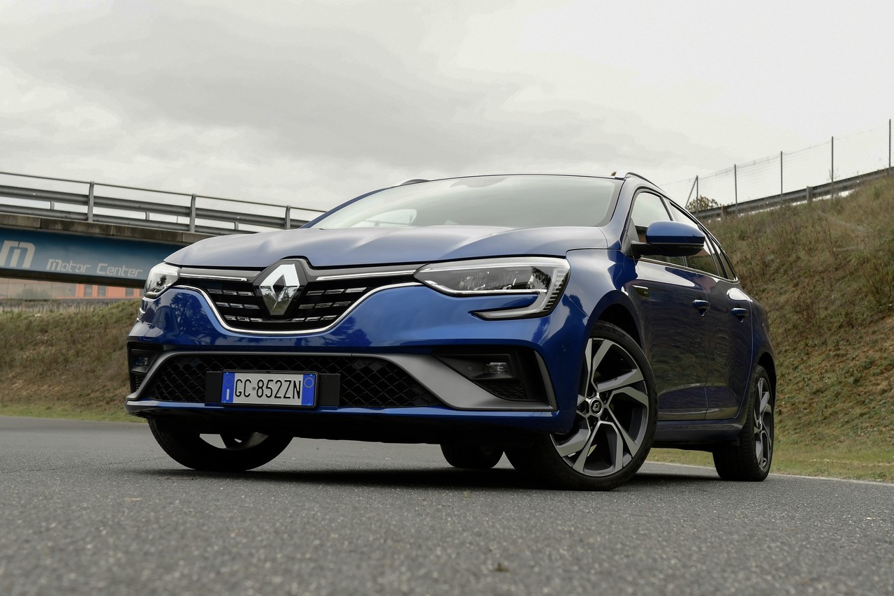 Renault Megane E-Tech Plug-in: la prova su strada