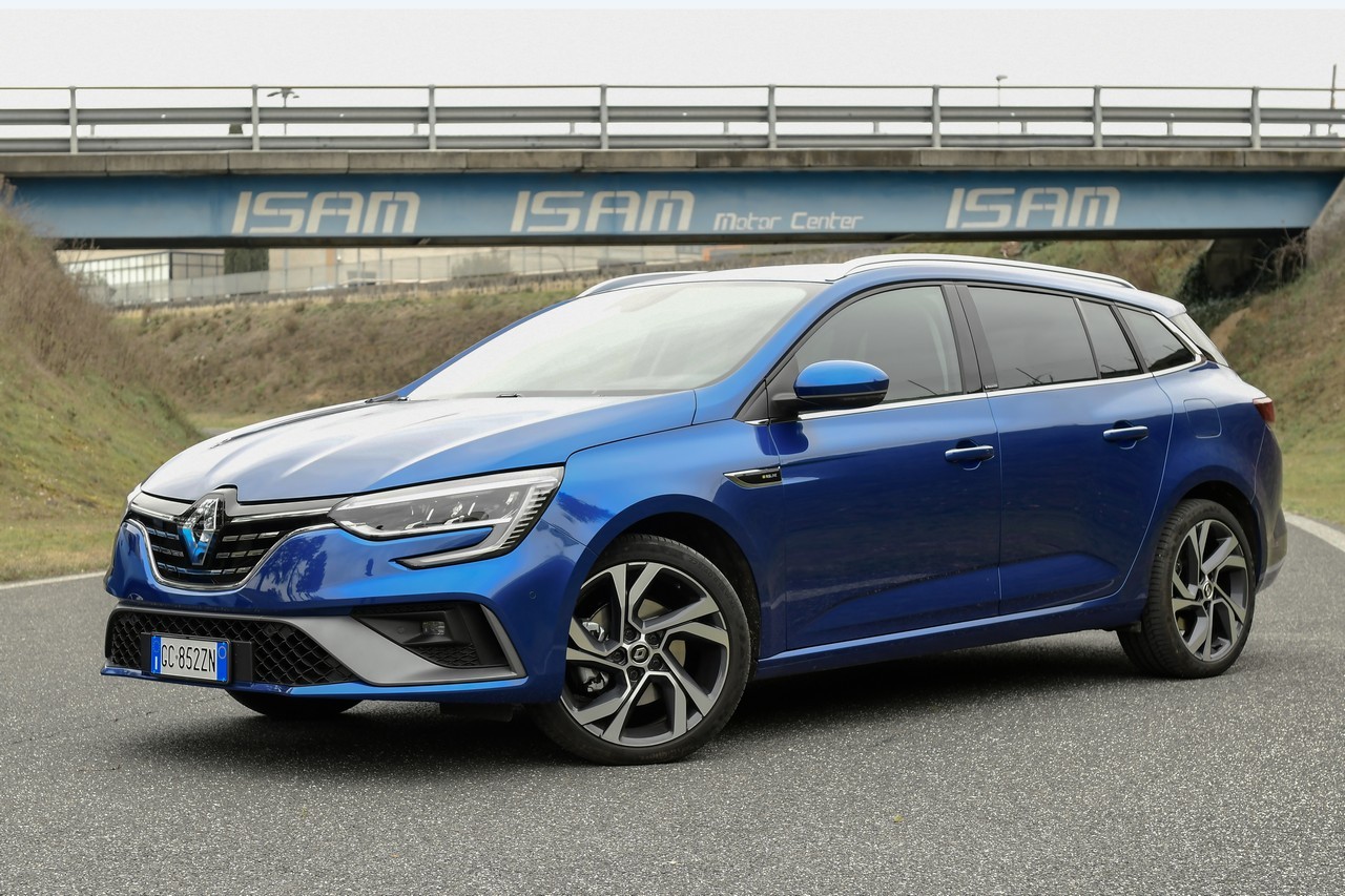 Renault Megane E-Tech Plug-in: la prova su strada