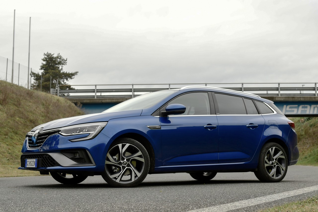 Renault Megane E-Tech Plug-in: la prova su strada