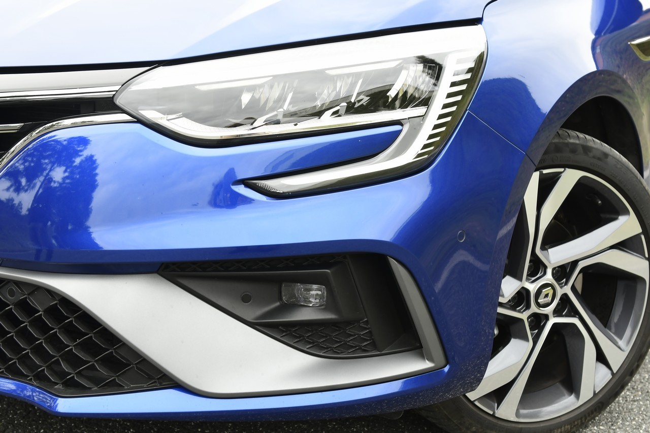 Renault Megane E-Tech Plug-in: la prova su strada