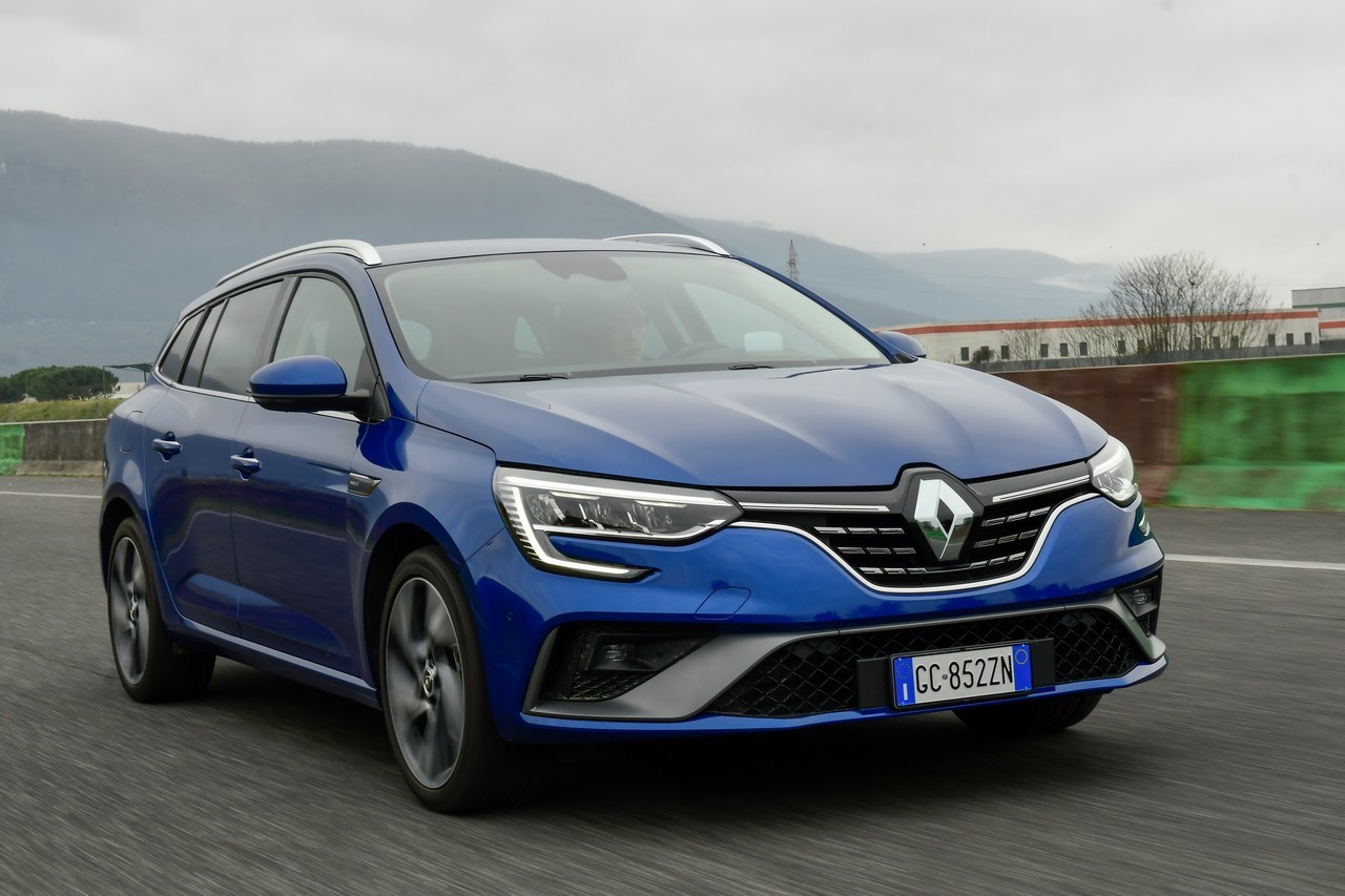 Renault Megane E-Tech Plug-in: la prova su strada