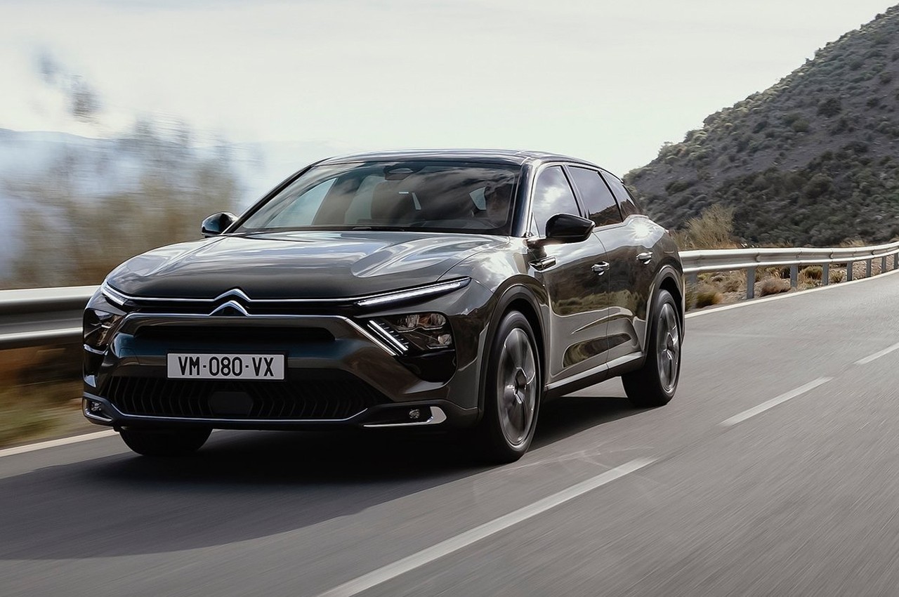 Citroen C5 X: immagini ufficiali