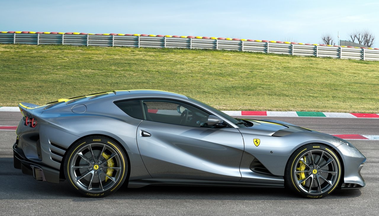 Ferrari 812 Versione Speciale: prime immagini