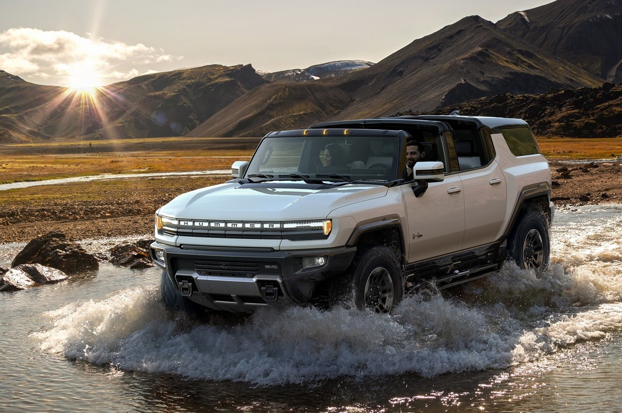 GMC Hummer EV SUV: immagini ufficiali