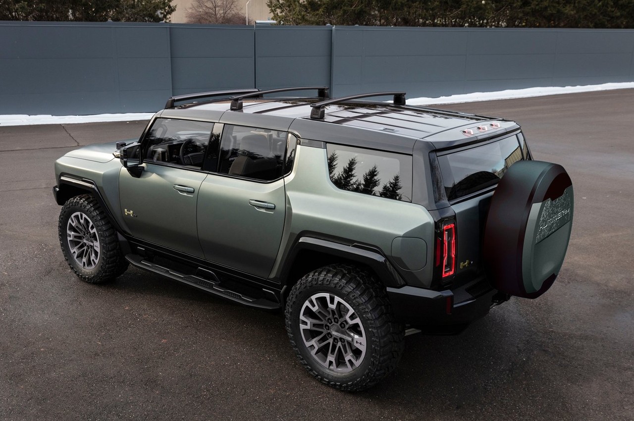 GMC Hummer EV SUV: immagini ufficiali