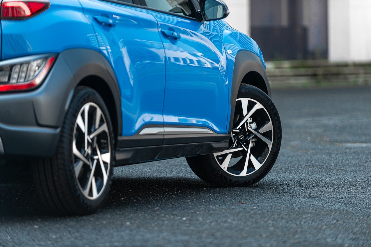 Hyundai Kona 48V: la prova su strada