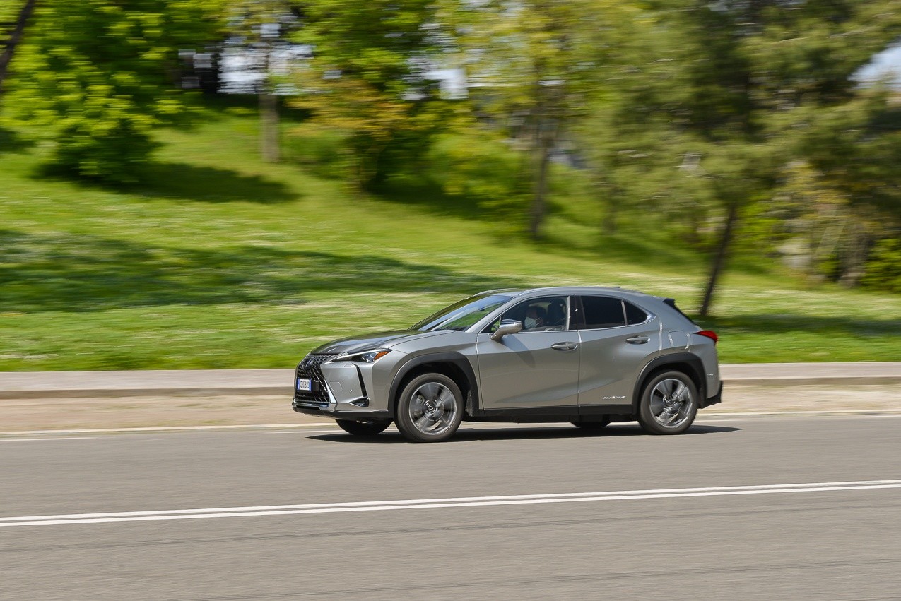 Lexus Ux 300e: la prova su strada