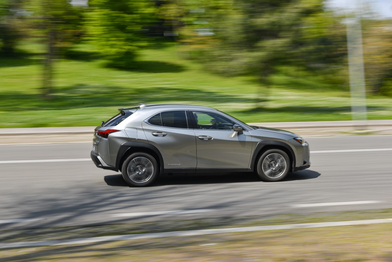 Lexus Ux 300e: la prova su strada