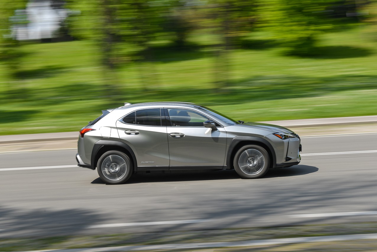 Lexus Ux 300e: la prova su strada