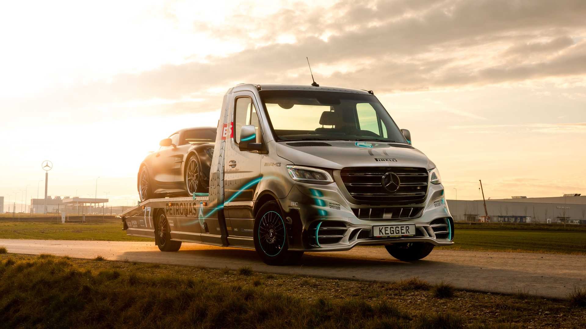 Mercedes-AMG Sprinter Petronas: carro attrezzi da F1