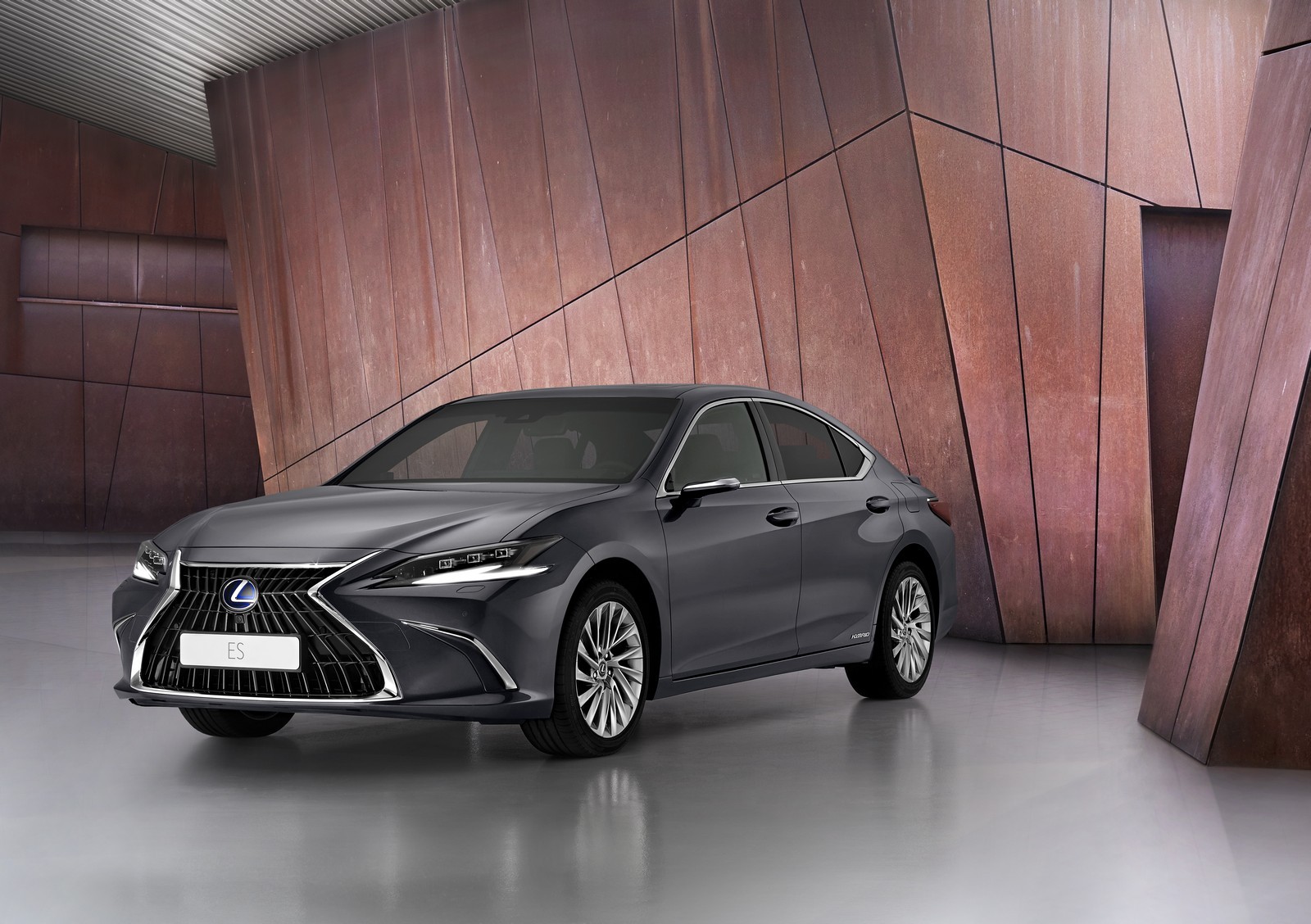 Nuova Lexus ES 2021: immagini ufficiali