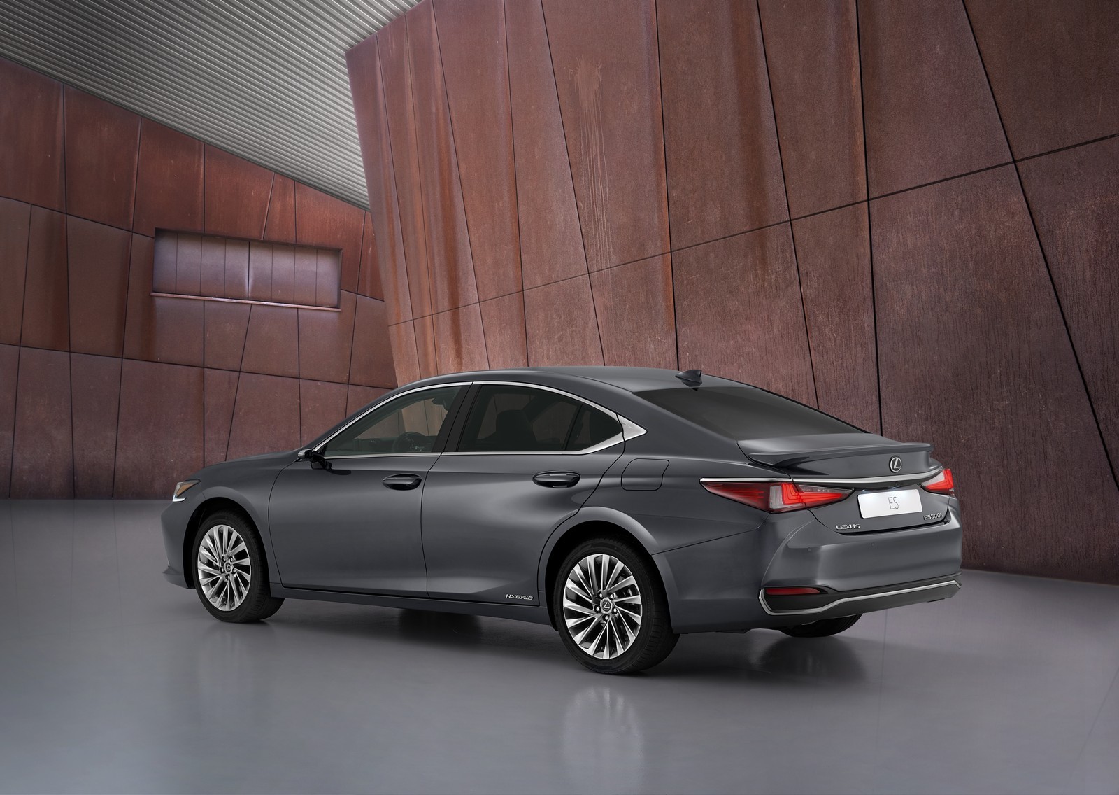 Nuova Lexus ES 2021: immagini ufficiali