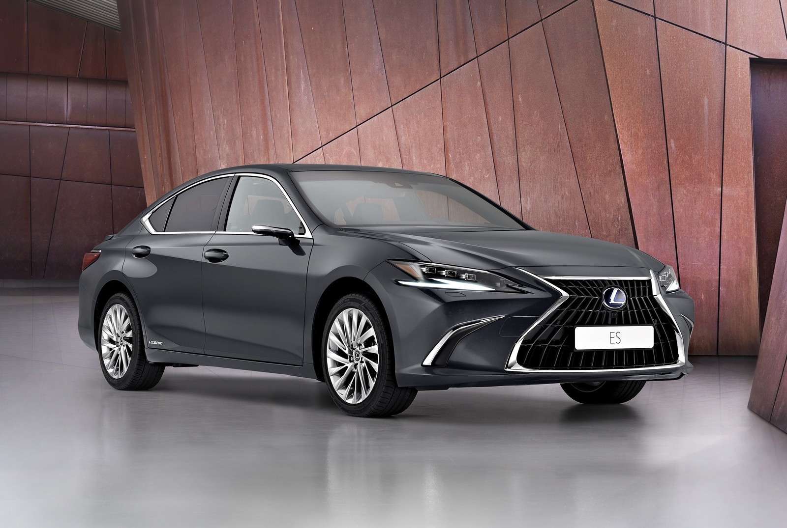 Nuova Lexus ES 2021: immagini ufficiali