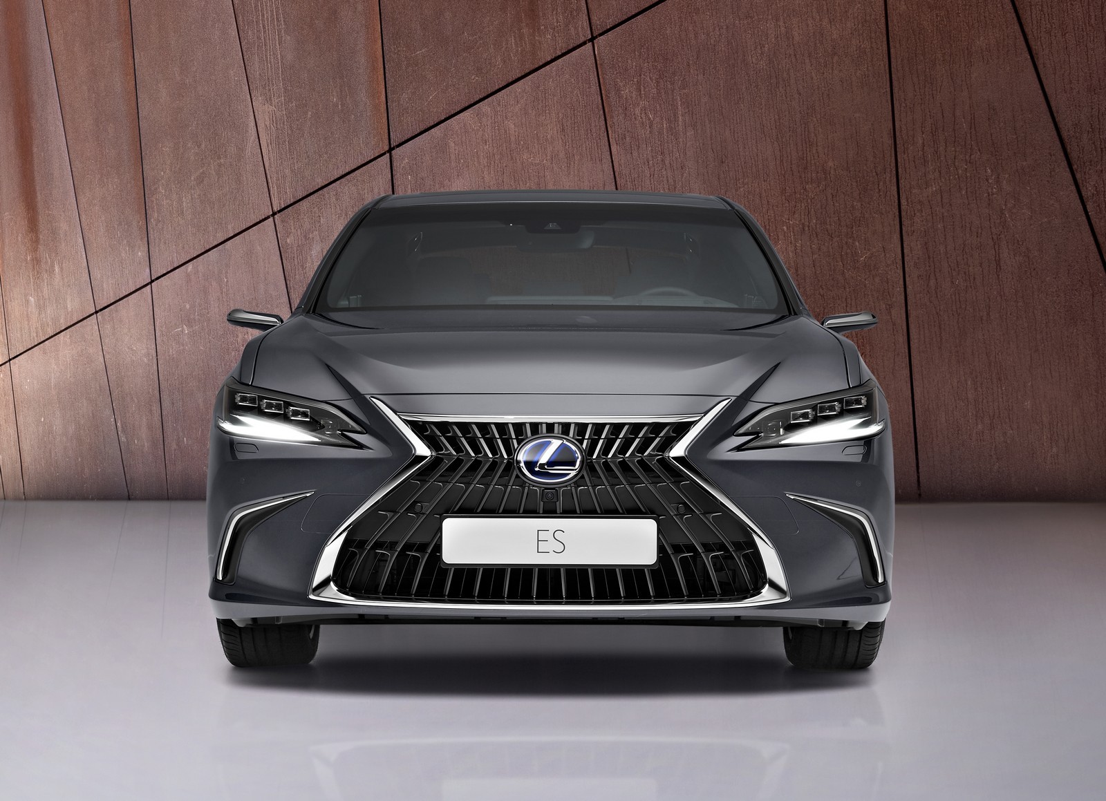 Nuova Lexus ES 2021: immagini ufficiali