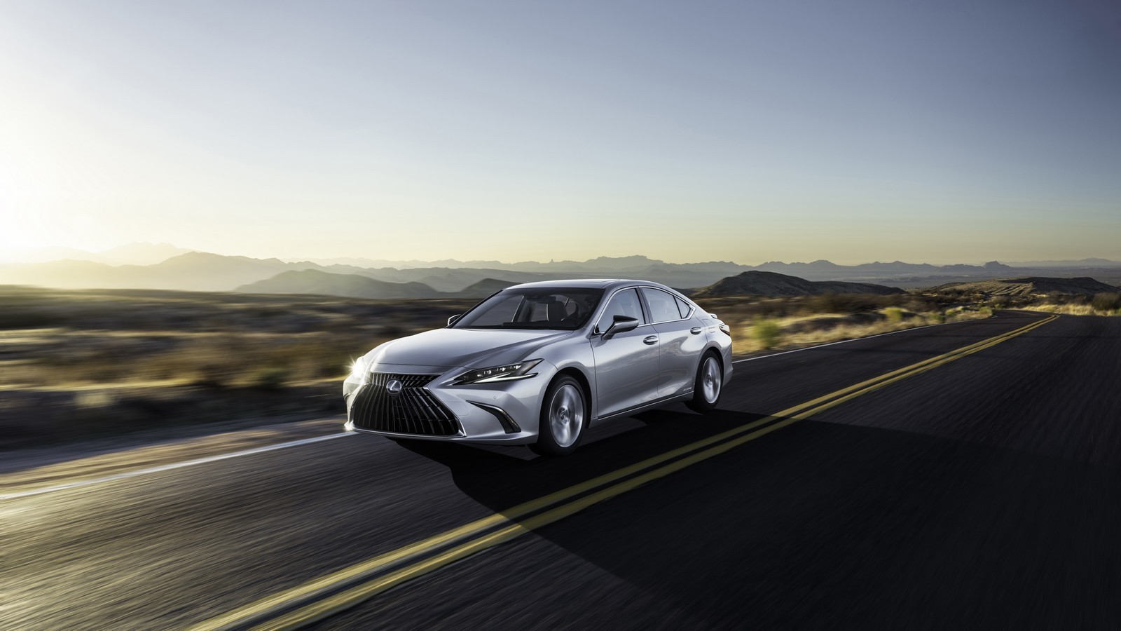 Nuova Lexus ES 2021: immagini ufficiali