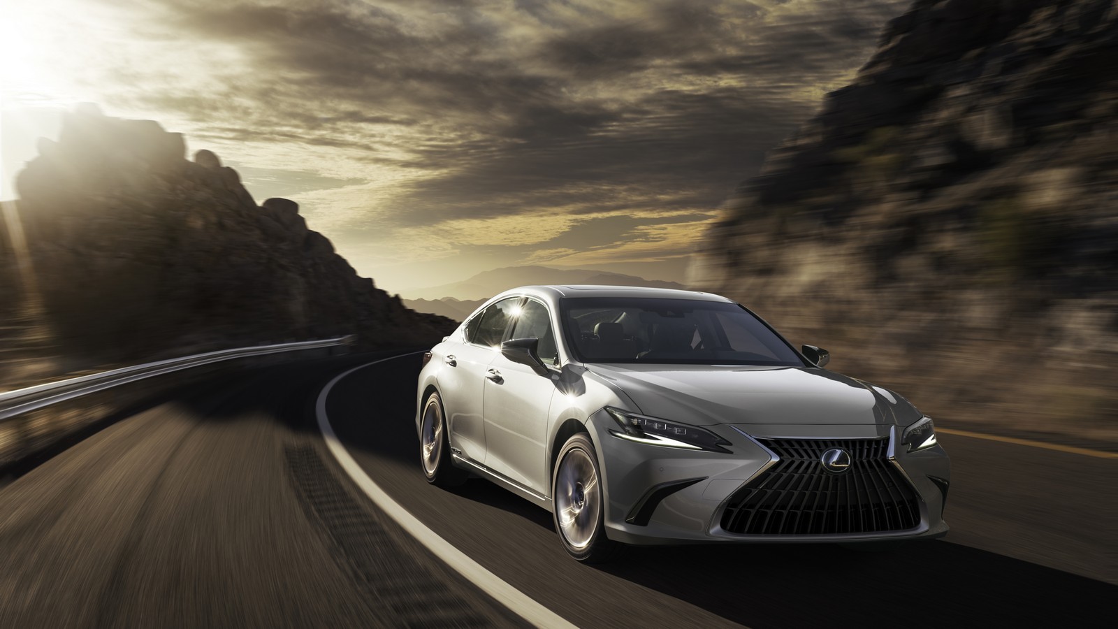 Nuova Lexus ES 2021: immagini ufficiali