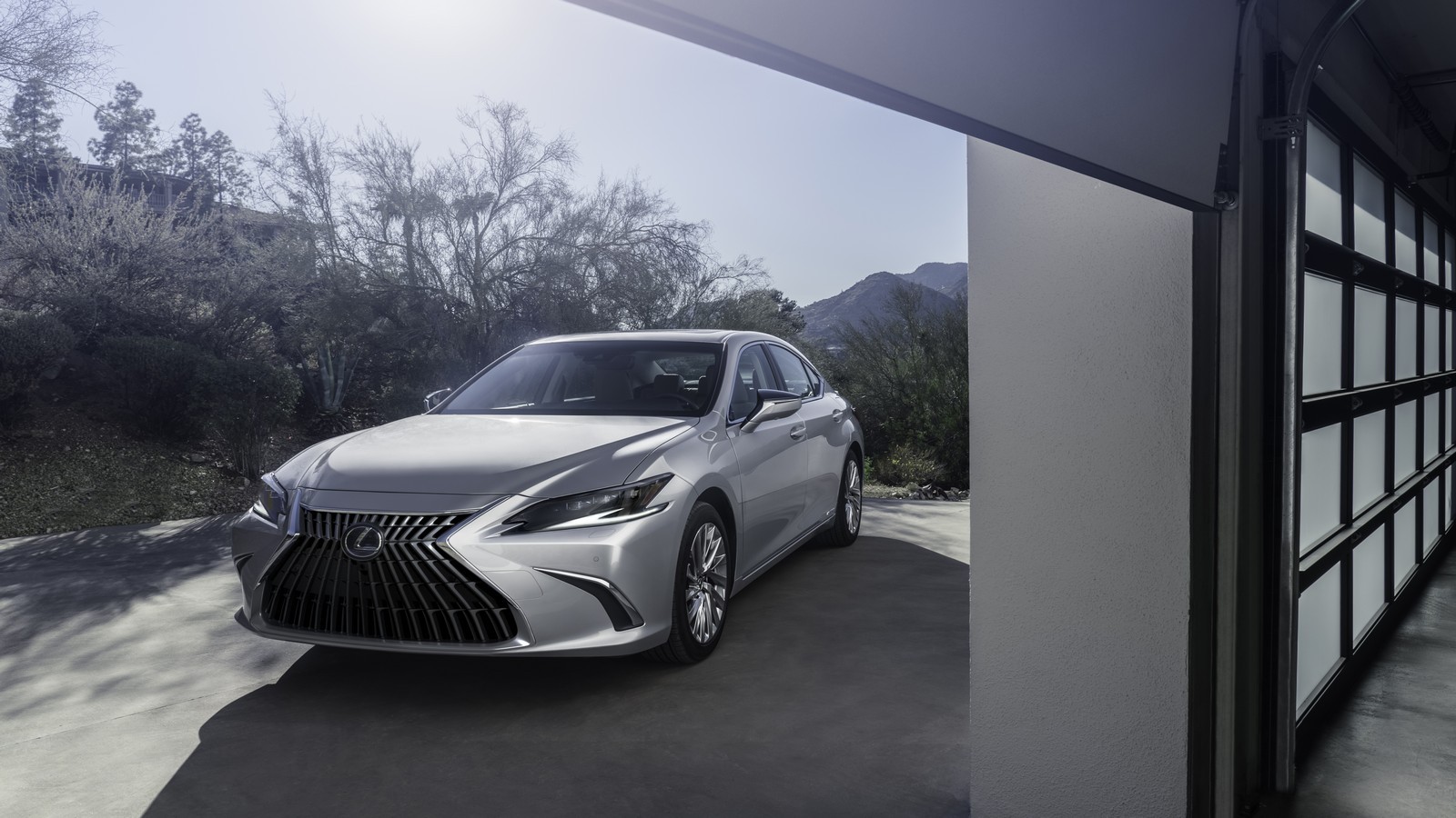 Nuova Lexus ES 2021: immagini ufficiali