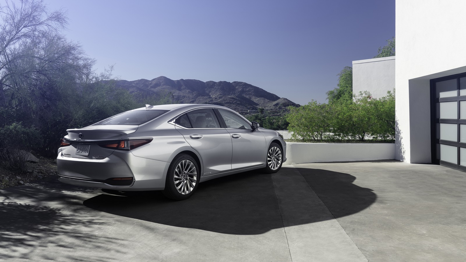 Nuova Lexus ES 2021: immagini ufficiali