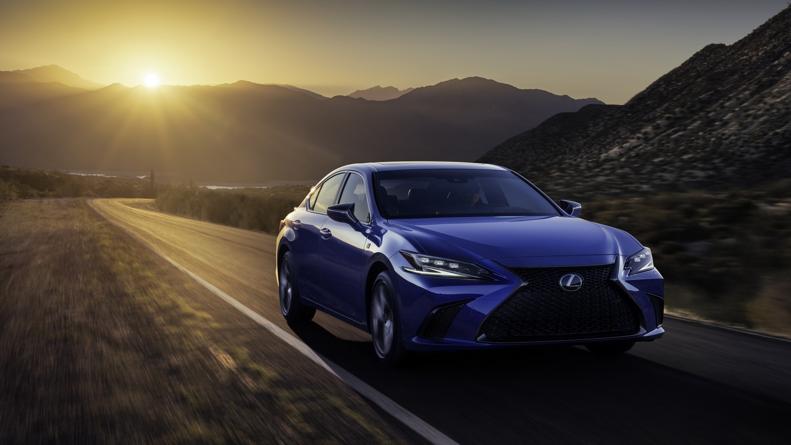 Nuova Lexus ES 2021: immagini ufficiali