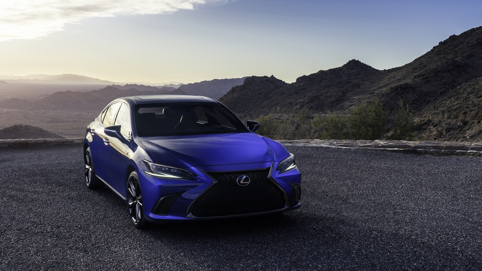 Nuova Lexus ES 2021: immagini ufficiali