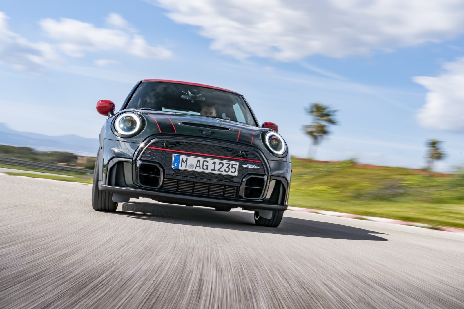 Mini John Cooper Works 2021: immagini ufficiali