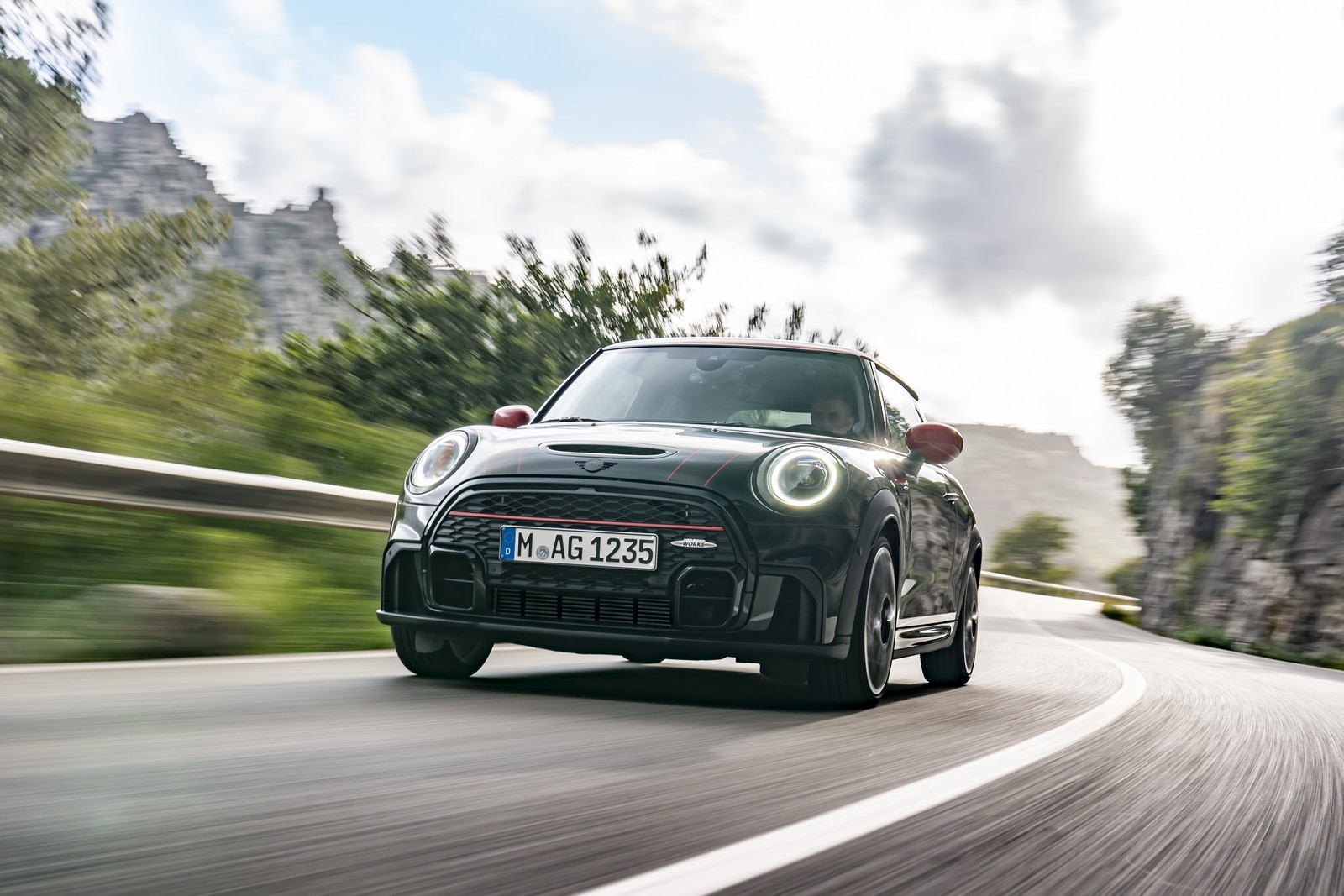 Mini John Cooper Works 2021: immagini ufficiali