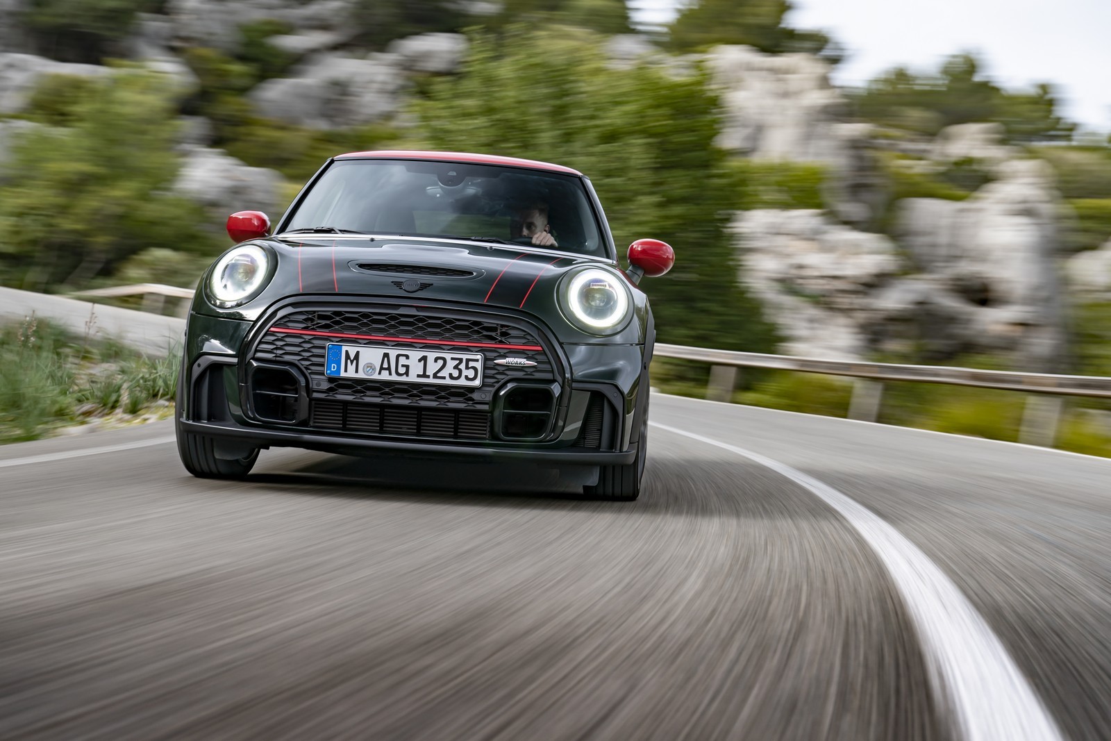 Mini John Cooper Works 2021: immagini ufficiali