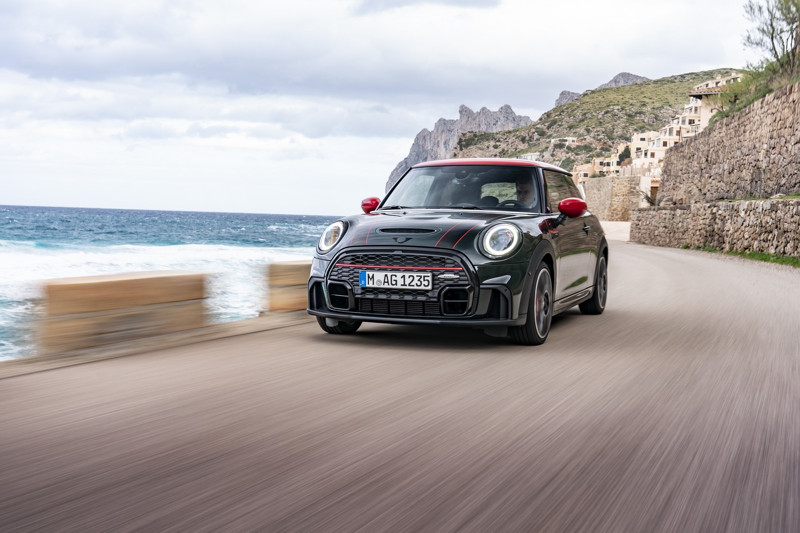 Mini John Cooper Works 2021: immagini ufficiali