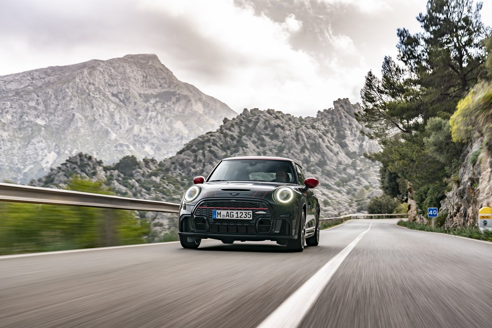 Mini John Cooper Works 2021: immagini ufficiali