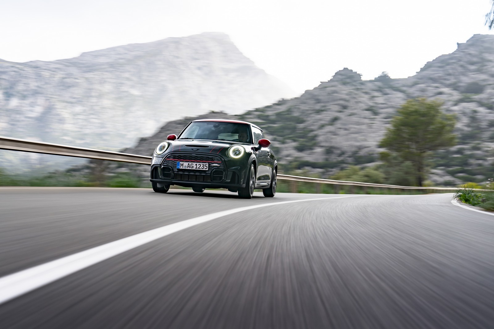 Mini John Cooper Works 2021: immagini ufficiali