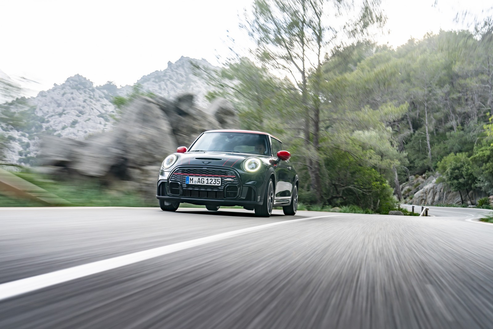 Mini John Cooper Works 2021: immagini ufficiali