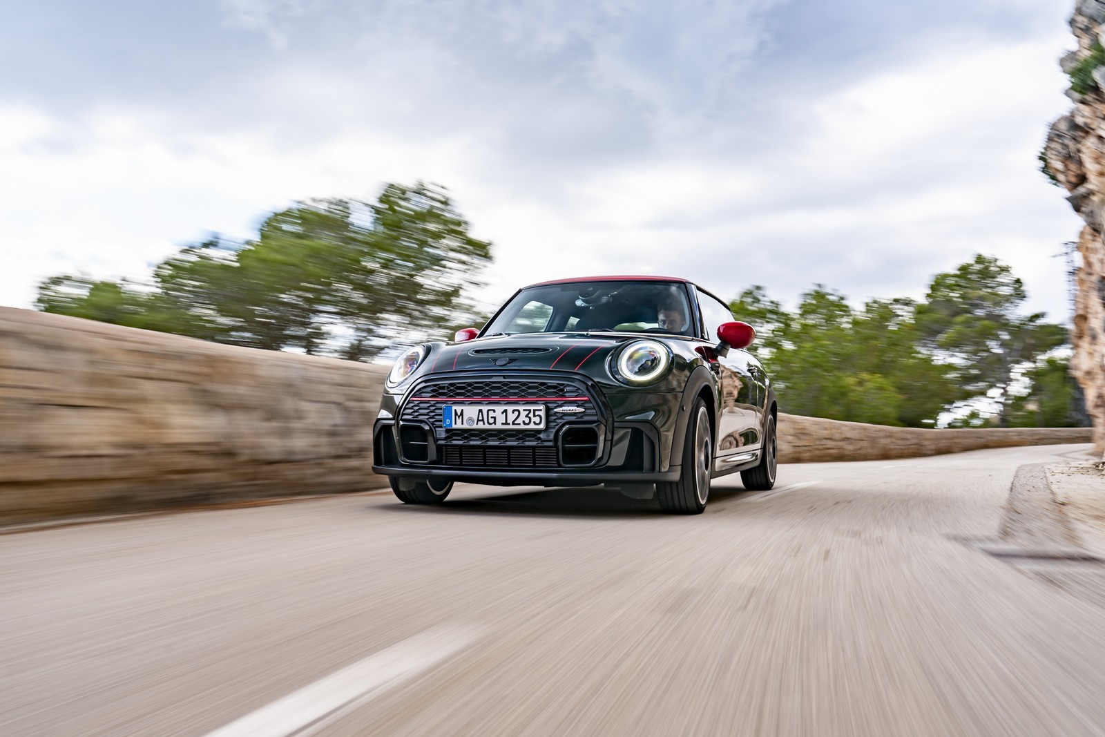 Mini John Cooper Works 2021: immagini ufficiali