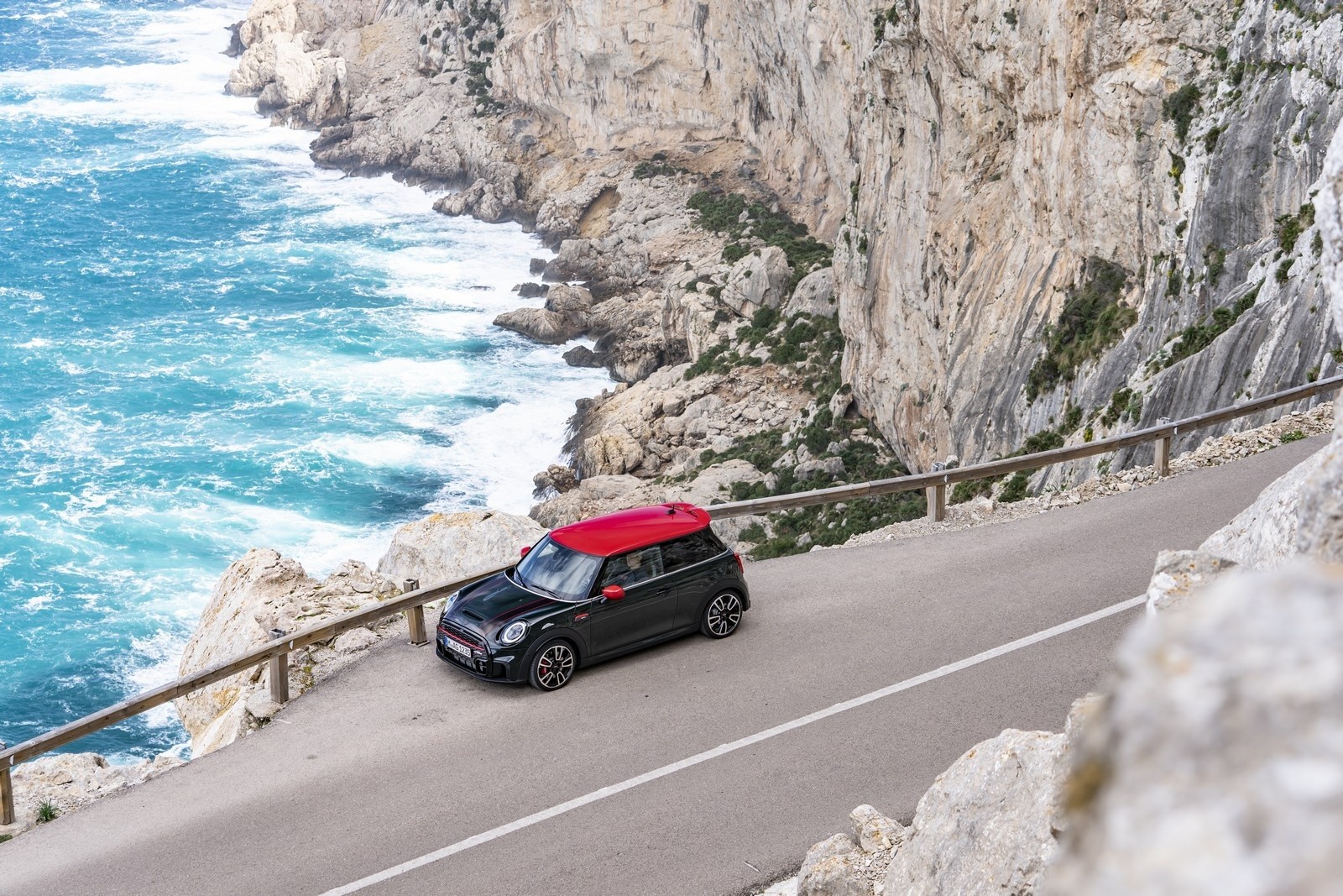 Mini John Cooper Works 2021: immagini ufficiali