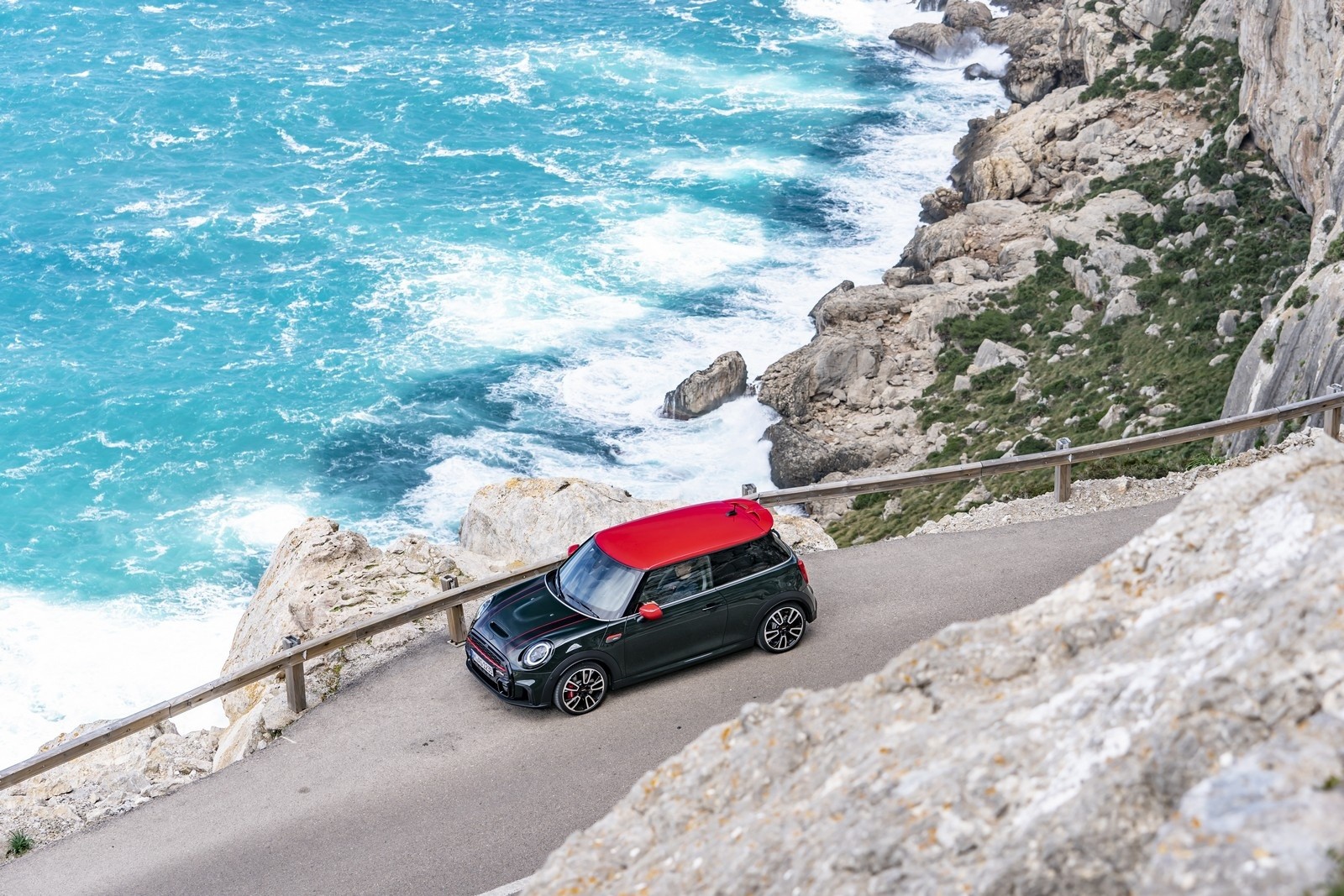 Mini John Cooper Works 2021: immagini ufficiali