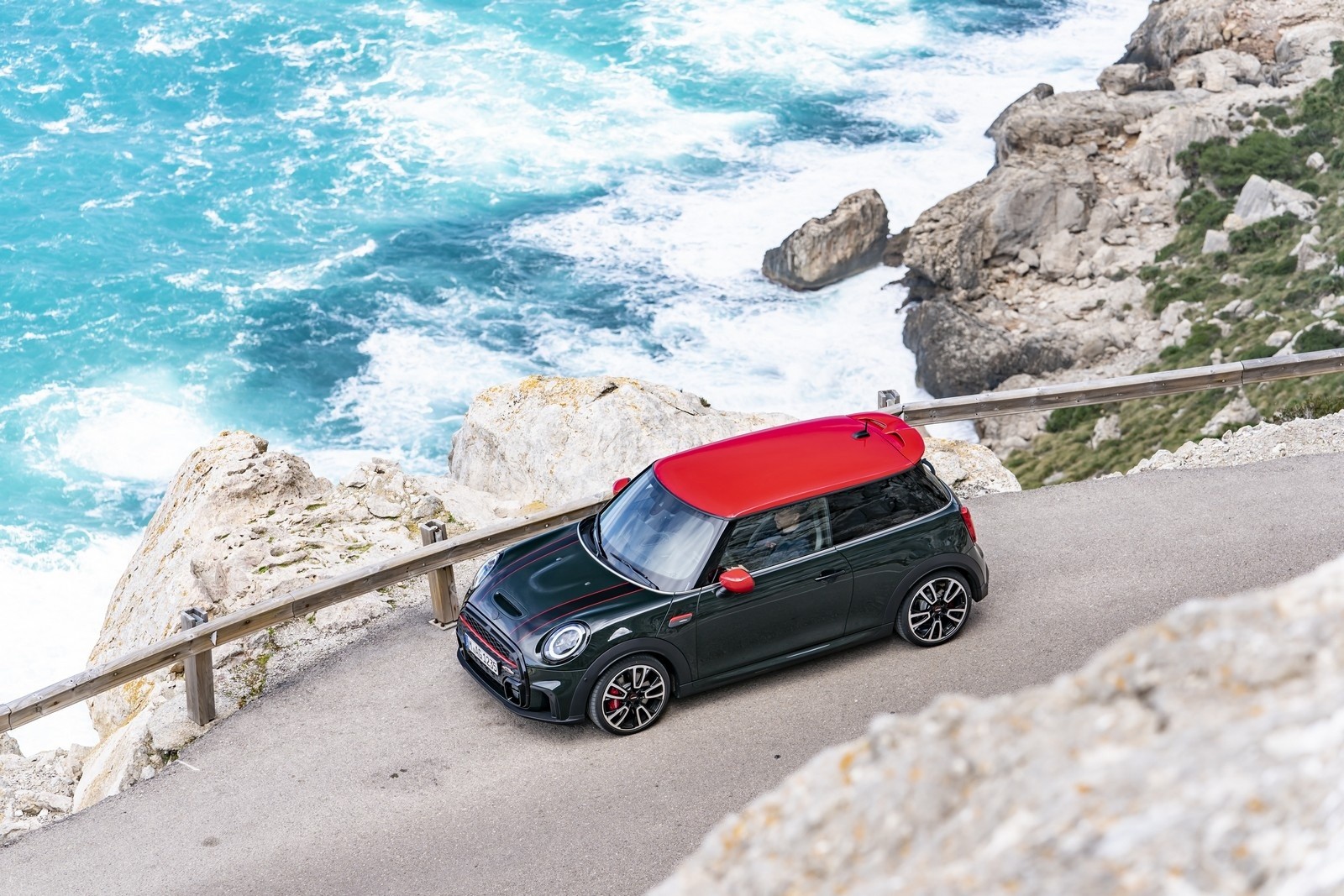 Mini John Cooper Works 2021: immagini ufficiali