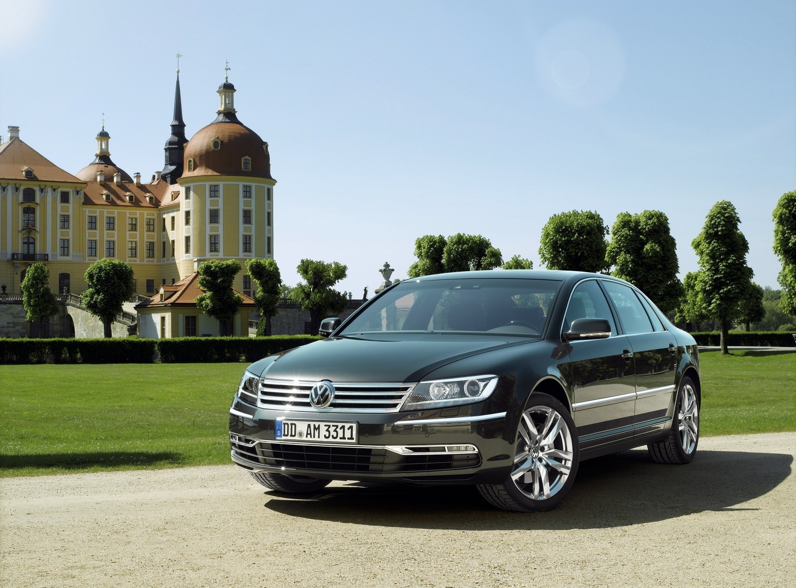 Volkswagen Phaeton: la storia nelle immagini