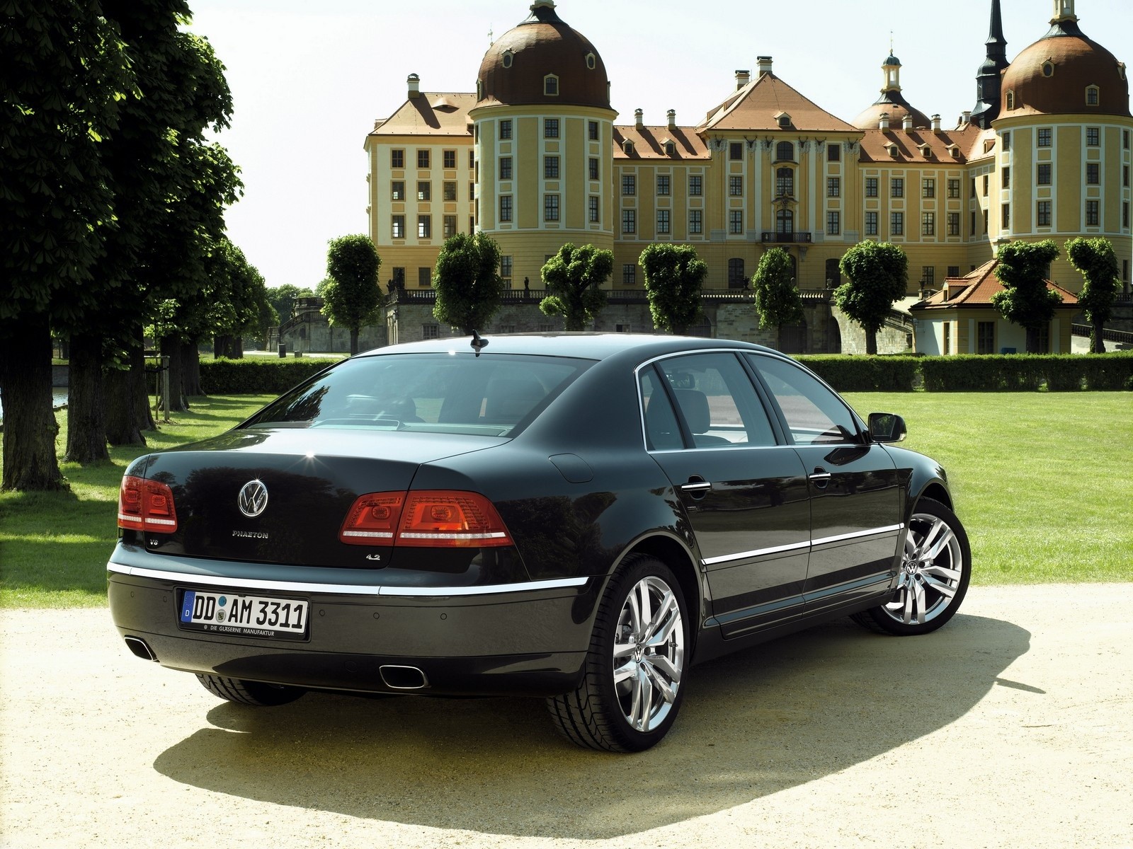 Volkswagen Phaeton: la storia nelle immagini