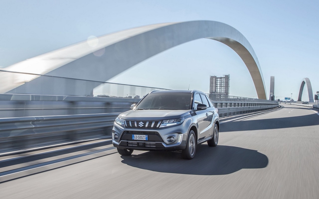 Suzuki Vitara Hybrid 2021: le immagini ufficiali